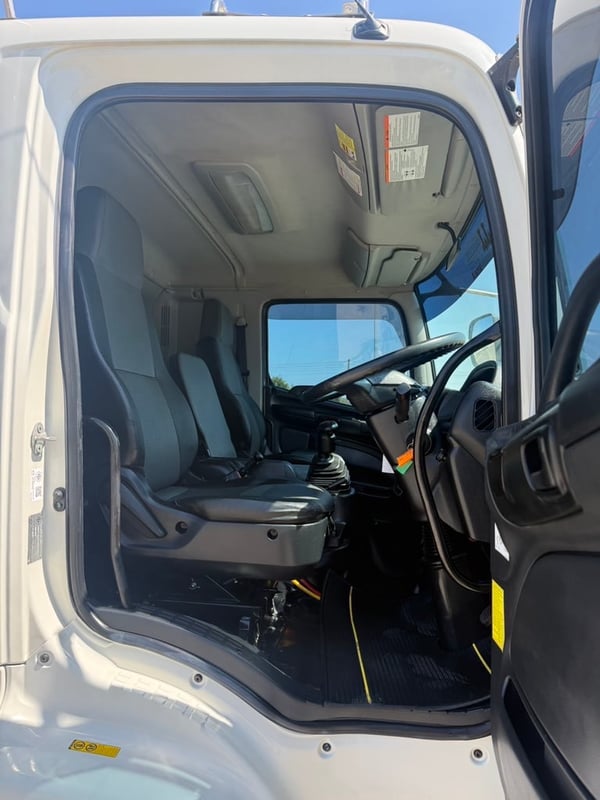 HINO FL8J 260 ปี 2566 ติดเครน 5 ตัน HINO FL8J 260 ปี 2566 ติดเครน 5 ตัน