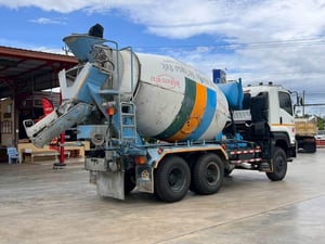 ISUZU 360 แรง โม่ปูน7คิว ปี 2557 ISUZU 360 แรง โม่ปูน7คิว ปี 2557