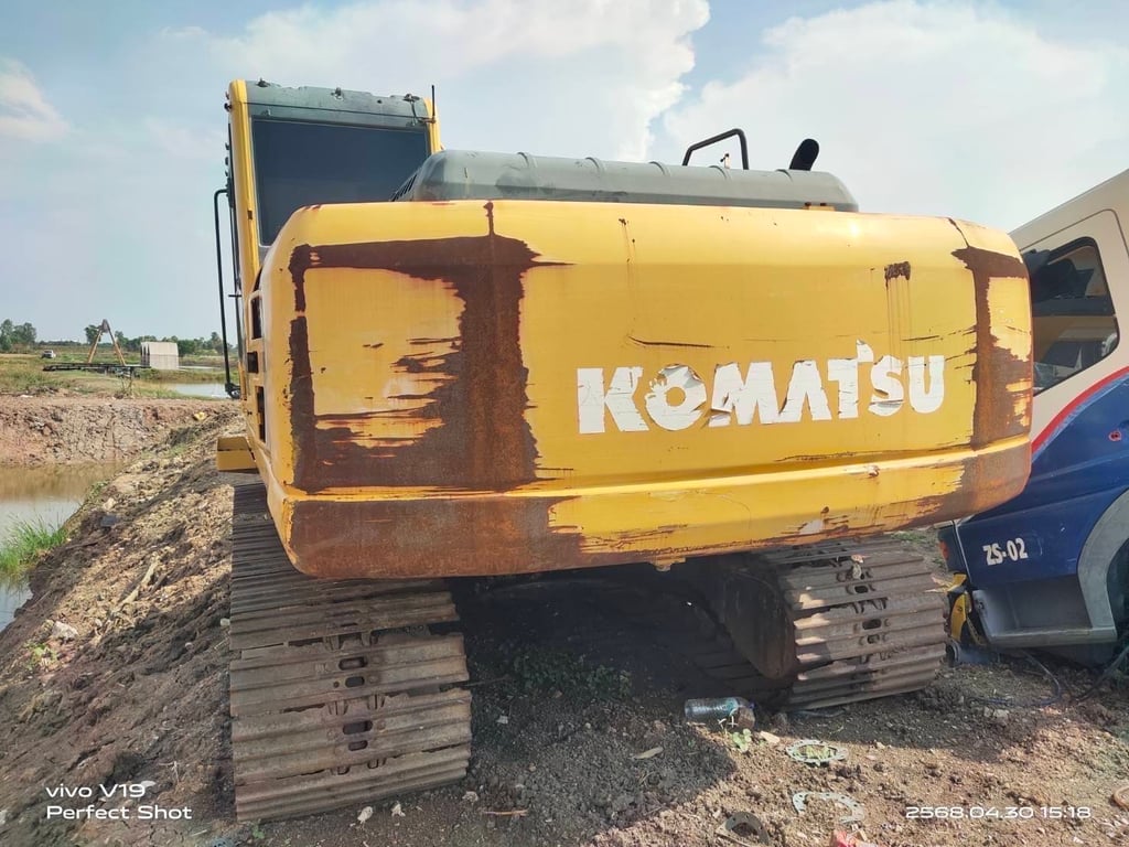 PC200-8 เล่มทะเบียน บูมยาว 16 เมตร ไมล์ ช.ม 15XXX  แอร์เย็น 