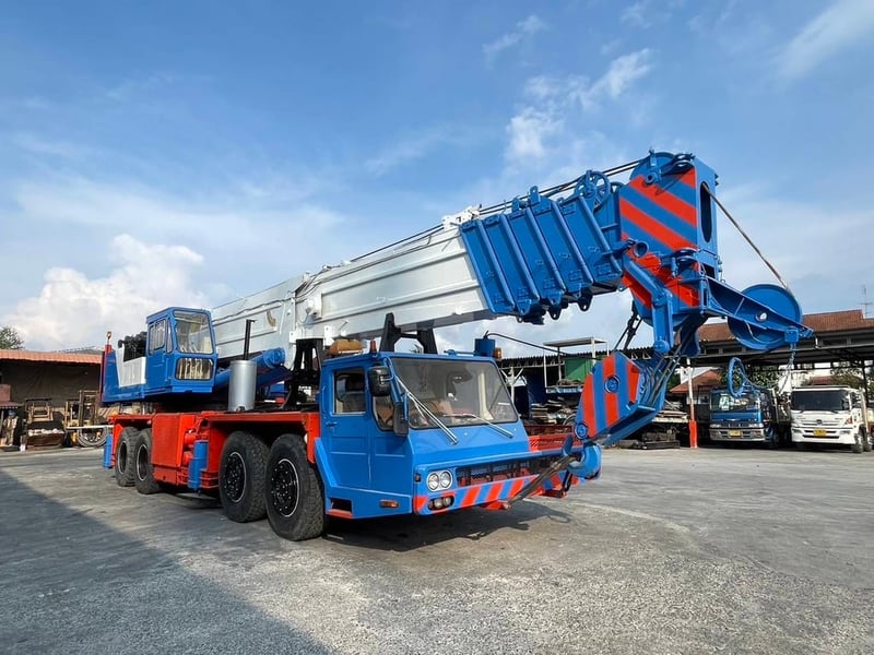 เครน 120 ตัน  TADANO M1 ปี 2544  พร้อมใช้งาน