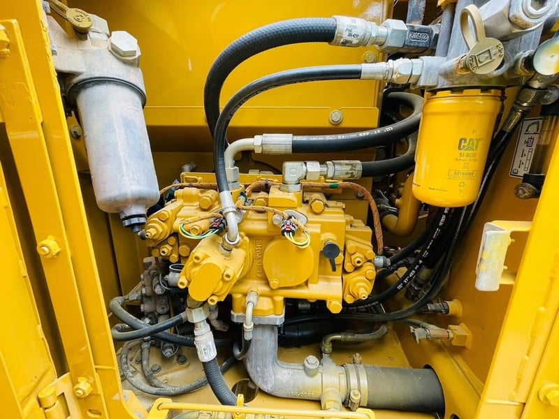 CAT313D2GC สวยๆมือเดียวป้ายแดง CAT313D2GC สวยๆมือเดียวป้ายแดง