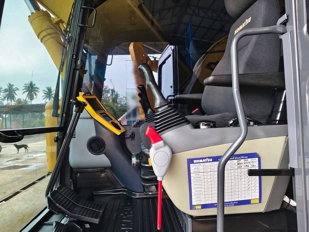 Komatsu PC210-10MO ไมล์ ชม. 9000 ชุดแจ้งจำหน่าย Komatsu PC210-10MO ไมล์ ชม. 9000 ชุดแจ้งจำหน่าย