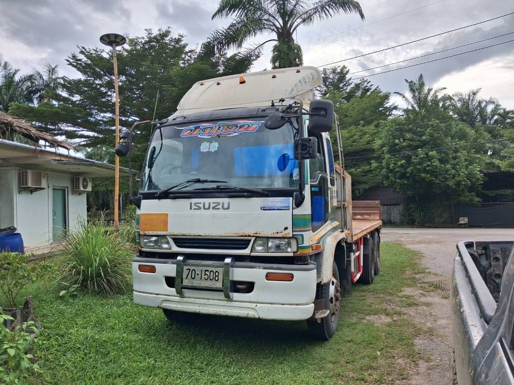 ISUZU ROCKY 195 แรง 2 เพลา เครื่องยนต์ 6HE1-195 แรง ISUZU ROCKY 195 แรง 2 เพลา เครื่องยนต์ 6HE1-195 แรง
