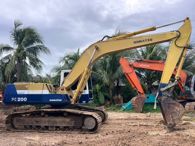 Komatsu Pc200-5 พร้อมใช้งาน แอร์เย็น Komatsu Pc200-5 พร้อมใช้งาน แอร์เย็น