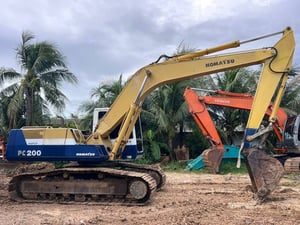 Komatsu Pc200-5 พร้อมใช้งาน แอร์เย็น Komatsu Pc200-5 พร้อมใช้งาน แอร์เย็น
