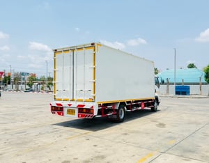 ISUZU NEW FRR190 MT ตู้เเห้ง 3 บาน