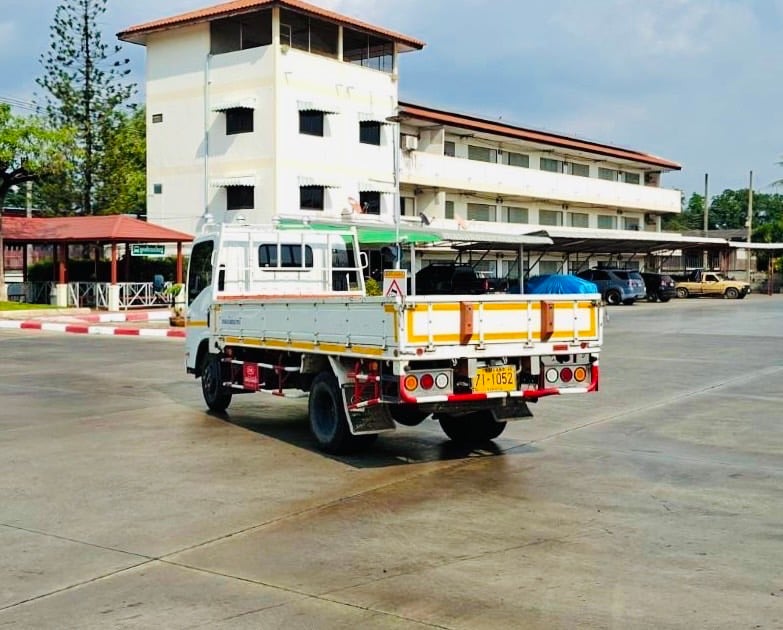 ISUZU NMR 130 แรง 6ล้อกะบะคาร์โก้
