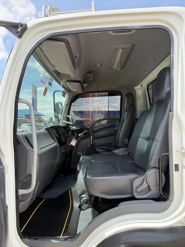 6ล้อดั้มพ์ ISUZU NEW FRR 210 แรง สามมิตร 5 คิว 