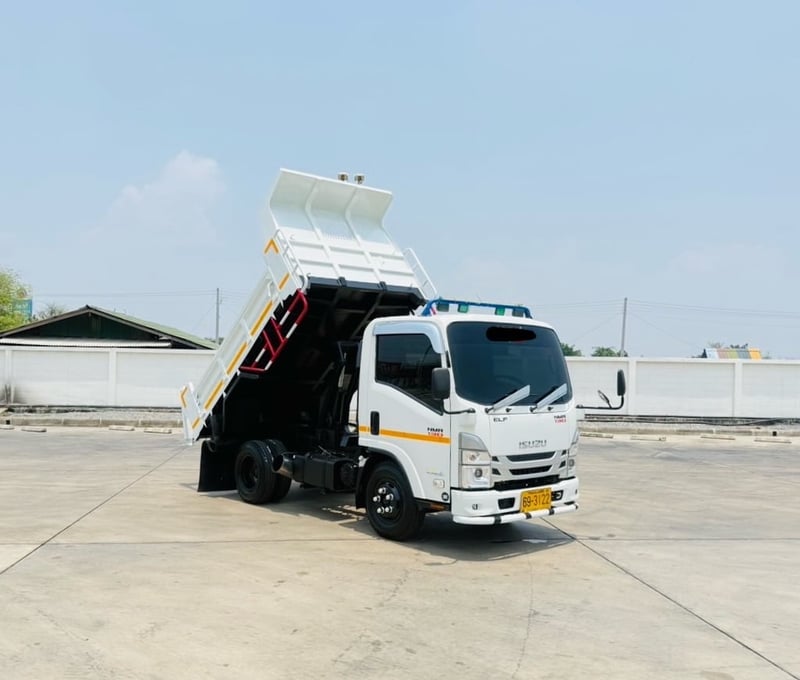 ISUZU NMR 130 MT 6ล้อดั้มพ์ 3 คิว 