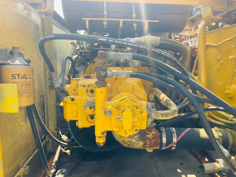 PC200-6 ไฟฟ้าครบ คันเร่งออโต้ พร้อมลายแย็ก  แอร์เย็น PC200-6 ไฟฟ้าครบ คันเร่งออโต้ พร้อมลายแย็ก  แอร์เย็น