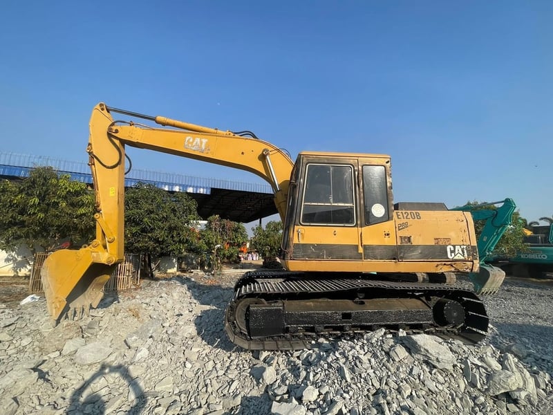 CAT E120B เก่าเก็บ เคื่องปั้มแห้ง แอรเย็น