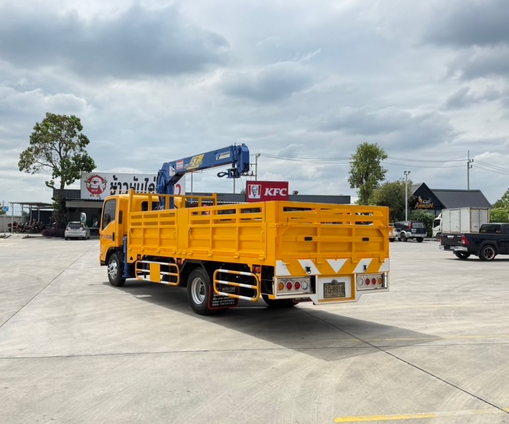 ISUZU  NQR 175 ติดเครน TADANO ขนาด  3 ตัน 3 ปลอก ยาว 4.90.เมตร ไมล์ 457,535 กิโล ปี 2557 