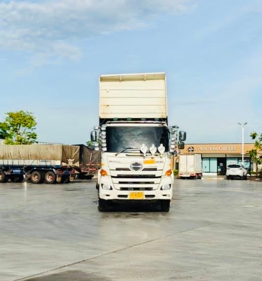 HINO FM1A 344 ไมล์ 2 แสน พ่วงแม่ลูกตั้มพ์ อู่ สามมิตร ปี 2566 HINO FM1A 344 ไมล์ 2 แสน พ่วงแม่ลูกตั้มพ์ อู่ สามมิตร ปี 2566