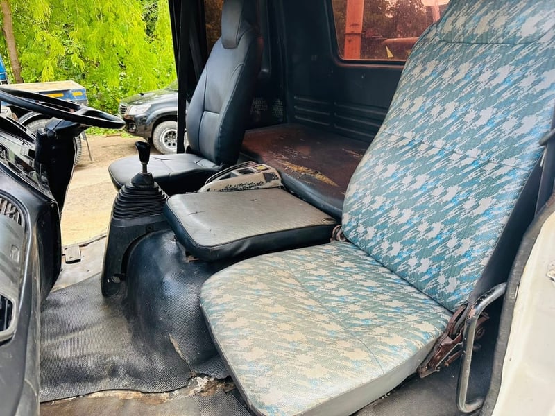 หัวลาก ISUZU 270 ยูโร1 ( เครื่องส้ม ) ปี 2545