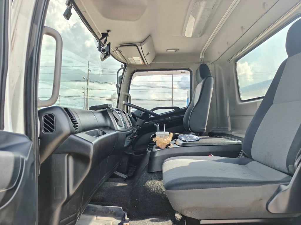 HINO 195 หัวคลัซซี 3.FC9JKA -13720 JO5E เครื่อง 4 สูบ ยาว 6.60 เมตร HINO 195 หัวคลัซซี 3.FC9JKA -13720 JO5E เครื่อง 4 สูบ ยาว 6.60 เมตร