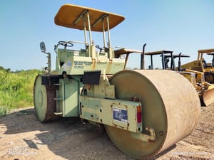 SAKAI R2 รถบทสามล้อเหล็ก