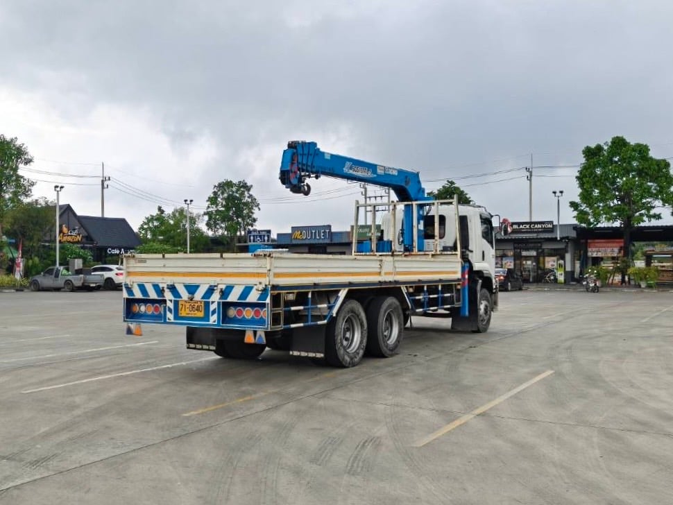 10 ล้อติดเครน ISUZU FVM 240 แรง คลัซซีMT ขนาด 6 ตัน 10 ล้อติดเครน ISUZU FVM 240 แรง คลัซซีMT ขนาด 6 ตัน