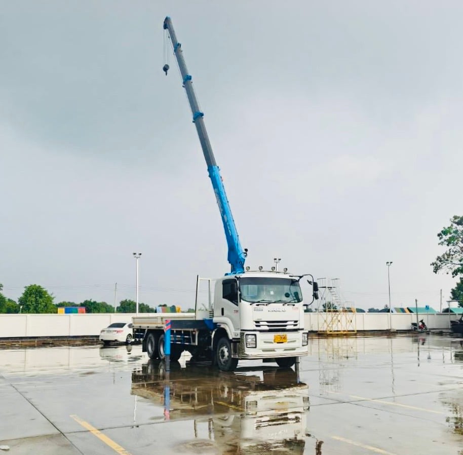 ไมล์ 65,639 กิโล❗️ISUZU FVM 240 คลัซซีMT  ติดเครน ขนาด 6 ตัน 5 ปลอก อิฐ