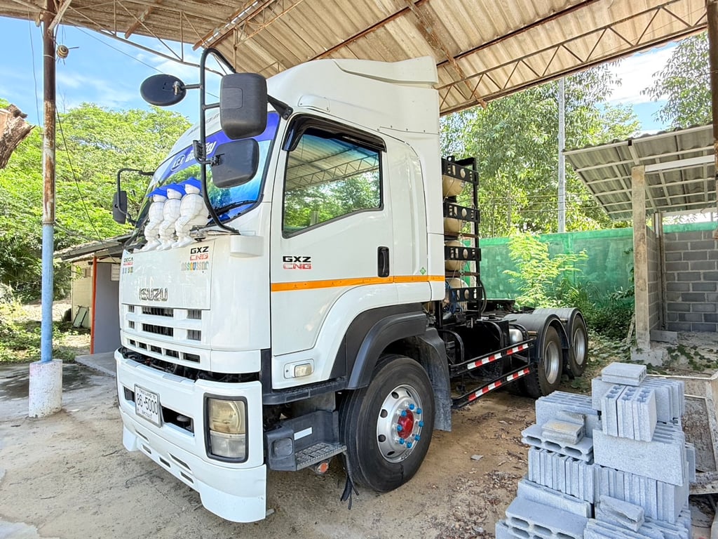 หัวลาก ISUZU 360 แรง พร้อมหางโรเบส  สองเพลา หัวลาก ISUZU 360 แรง พร้อมหางโรเบส  สองเพลา