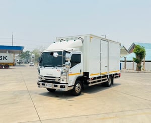 SUZU NEW NPR 150 MT 6ล้อตู้เเห้ง  4 บาน