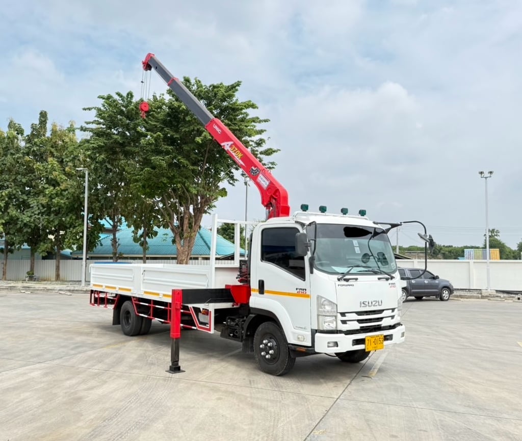 ISUZU FRR 210 ติดเครน UNIC AK 373  ขนาด 3 ตัน ISUZU FRR 210 ติดเครน UNIC AK 373  ขนาด 3 ตัน