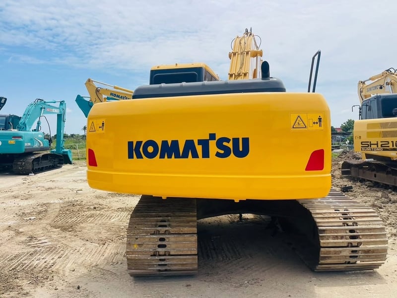 PC200-8MO จอเหลือง กล้องหลัง