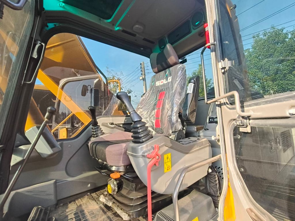 ไมล์ ชม 2,600❗️SDLG E6205F เล่มทะเบียน เครื่อง-ปั้มดี