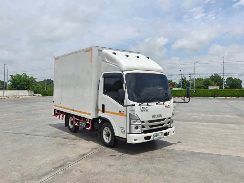 4ล้อ NEW NLR 130  ปี2565 ตู้เเห้ง 2 บาน