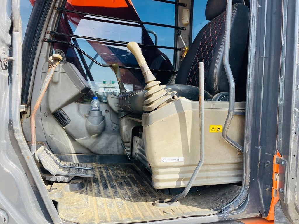 อิตาชิ ZX200-1 เล่มทะเบียน ไฟฟ้าครบ ระบบดีมาก