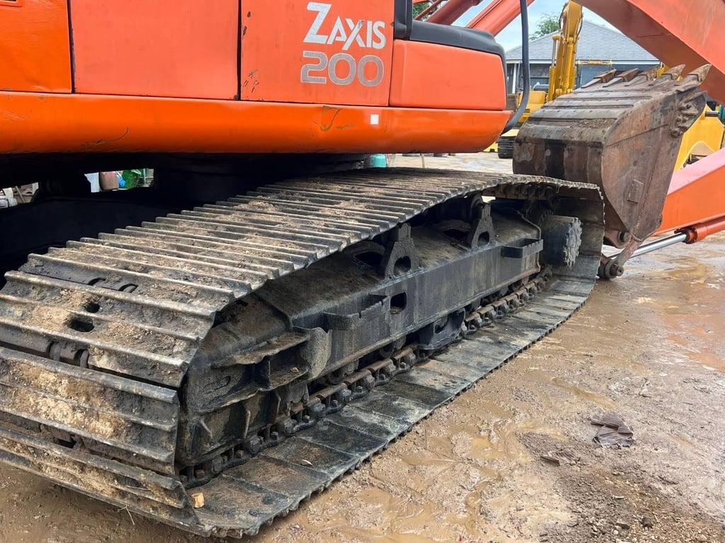 HITACHI รุ่น Zx200-1 พิมพ์นิยม  ซีเรียลสูง เครื่องดี 