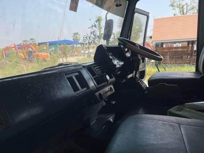 ISUZU 240 สองเพลา ร้อกกี้ 6 เกียรใหญ่