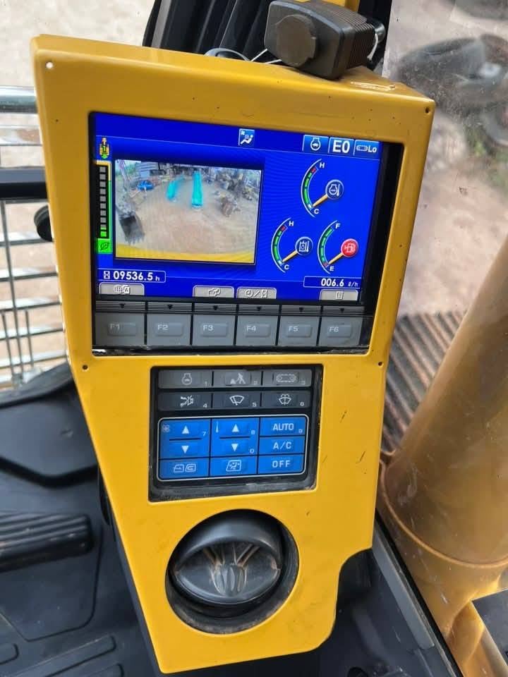 Komatsu PC210-10MO เล่มทะเบียน สวยเดิม Komatsu PC210-10MO เล่มทะเบียน สวยเดิม