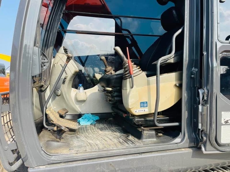 ZX200-5G ไฟฟ้าครบ เครื่องปั๊มแห้ง เอวแน่น 