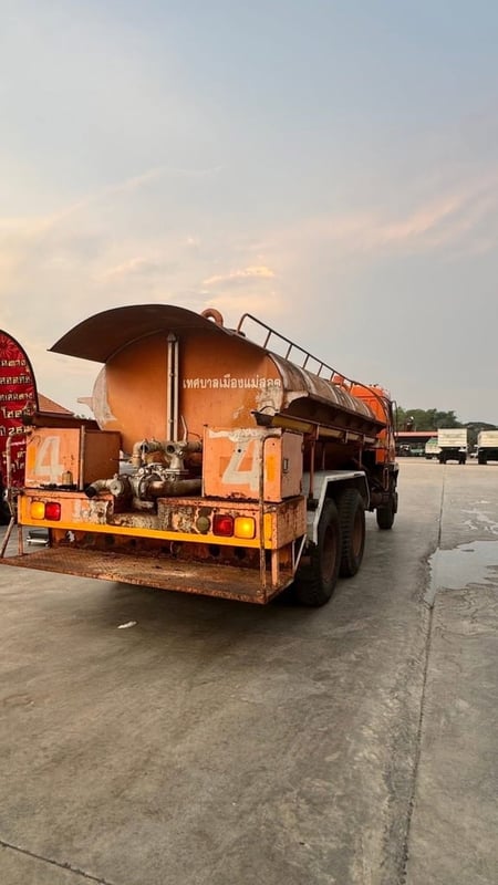 10ล้อ TD 190 แรง บรรทุกน้ำ สวยๆ เดิมๆไมล์นิดเดียว