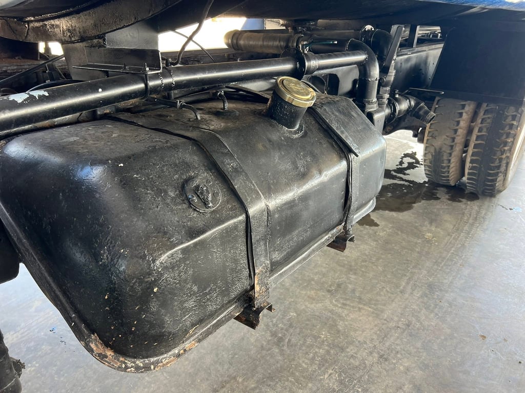 10ล้อทุกน้ำ FM3H 195 แท็งค์สเปรย์น้ำ  บรรจุ 16,000 ลิตร ปี 2538 10ล้อทุกน้ำ FM3H 195 แท็งค์สเปรย์น้ำ  บรรจุ 16,000 ลิตร ปี 2538