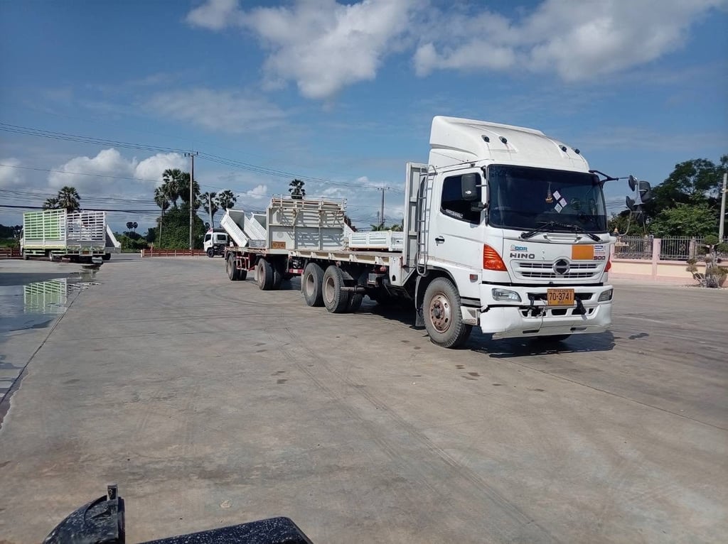 HINO FM1J (เครื่อง P 11 320 แรง) พ่วงแม่ลูกพื้นเรียบ ปี 2559 HINO FM1J (เครื่อง P 11 320 แรง) พ่วงแม่ลูกพื้นเรียบ ปี 2559