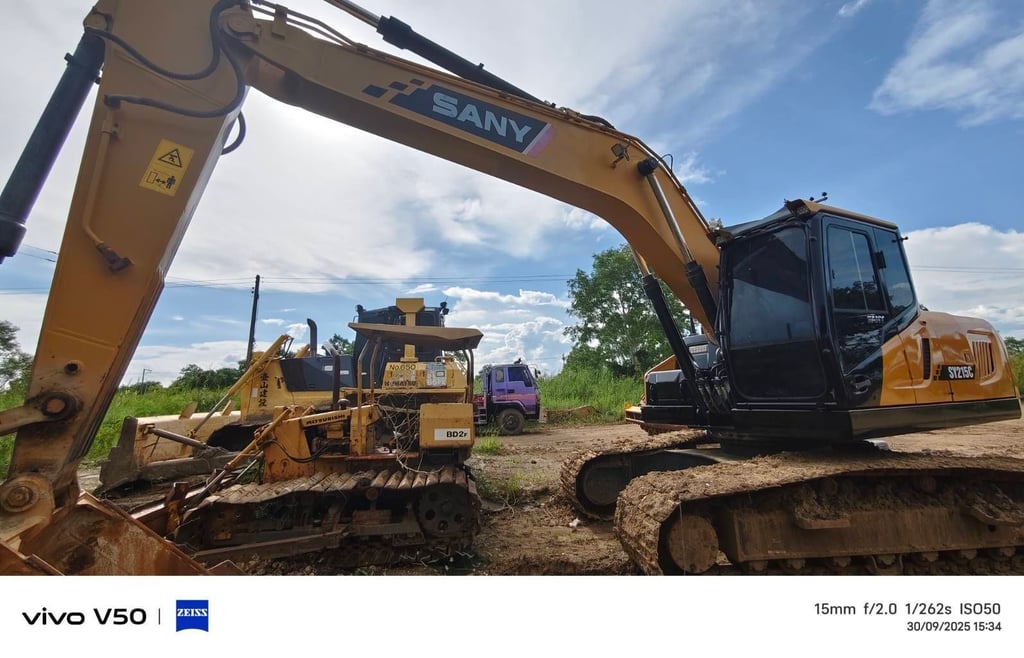 ไมล์ ช.ม 7000❗️SANY SY215C เเท็บเล็ต  สตาสด้วยปุ่มกดไม่ใช้กุณแจ  ไมล์ ช.ม 7000❗️SANY SY215C เเท็บเล็ต  สตาสด้วยปุ่มกดไม่ใช้กุณแจ