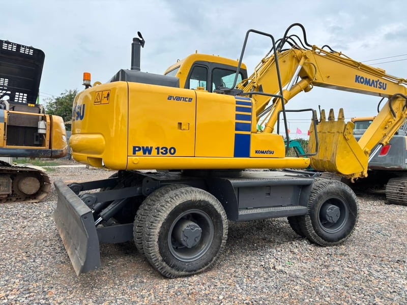 PW 130-6 ล้อยาง เครื่องปั้มดี ไฟฟ้าเต็ม PW 130-6 ล้อยาง เครื่องปั้มดี ไฟฟ้าเต็ม