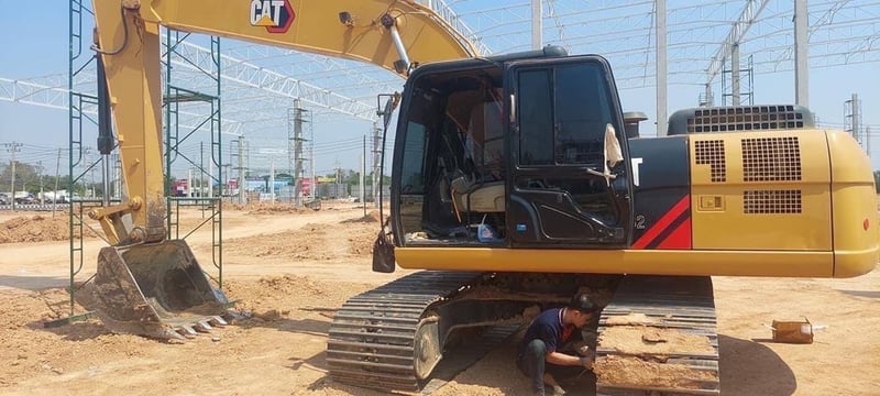 320 D2 เครื่อง 6 สูป ช่วงล่างดี  เครื่องดีปั้มแรง