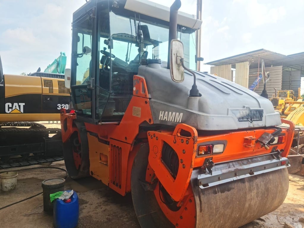 HAMM รุ่น DV90VV รถบท เบรกดาว  เล่มทะเบียน ขนาด 9.5 ตัน