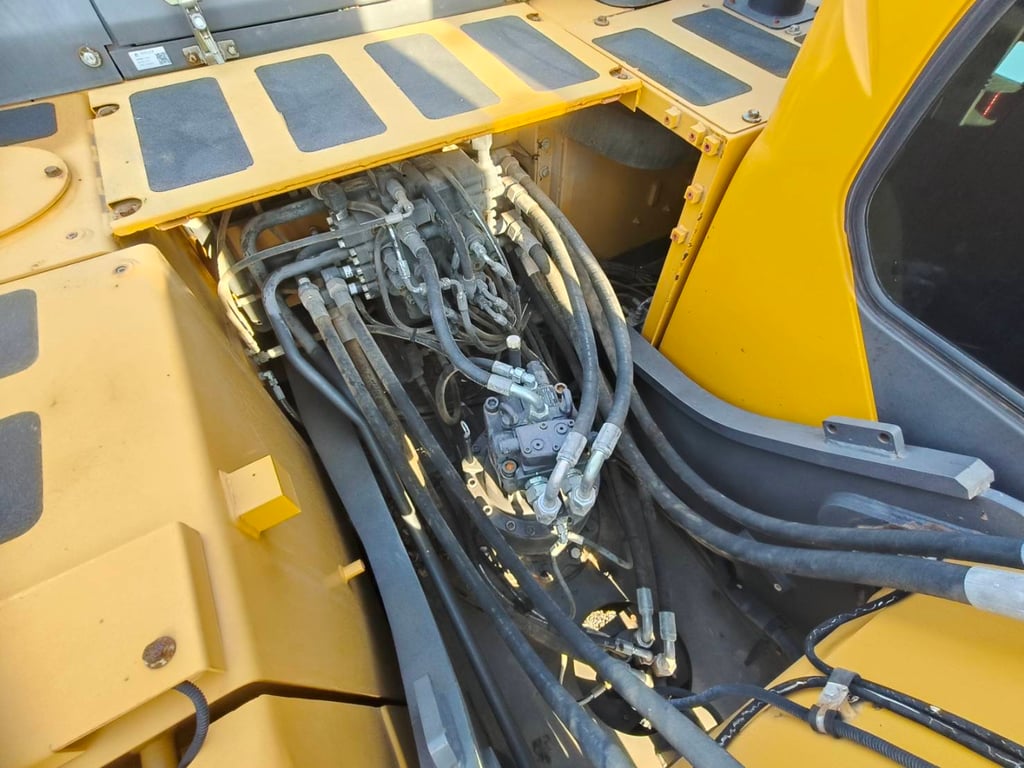 ไมล์ ชม 2,600❗️SDLG E6205F เล่มทะเบียน เครื่อง-ปั้มดี