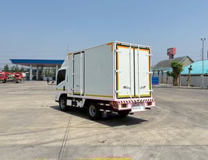 ISUZU NLR 130 ตู้แห้ง ยาวใน 3.20 เมตร ISUZU NLR 130 ตู้แห้ง ยาวใน 3.20 เมตร