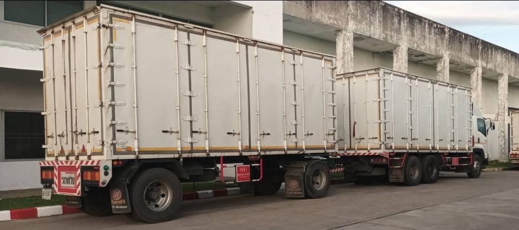 ISUZU 300 แรง พ่วงแม่ลูกตู้แห้ง 10 บาน ยาว 6.50  เมตร