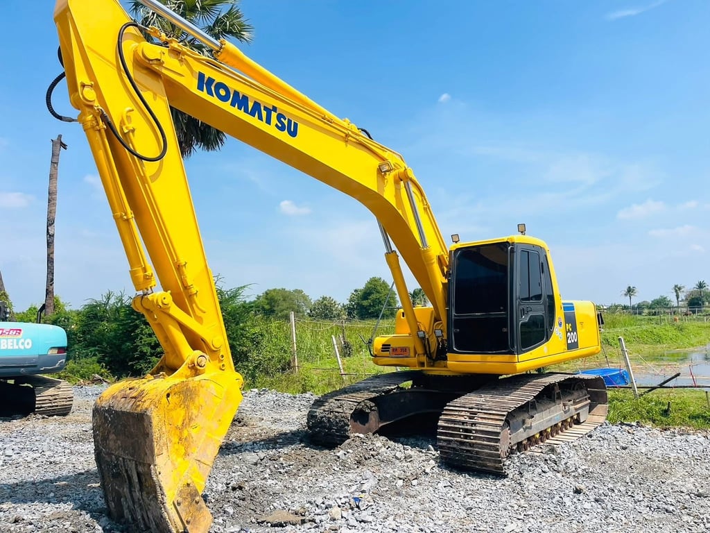 PC200-6 ไฟฟ้าครบ คันเร่งออโต้ พร้อมลายแย็ก  แอร์เย็น PC200-6 ไฟฟ้าครบ คันเร่งออโต้ พร้อมลายแย็ก  แอร์เย็น