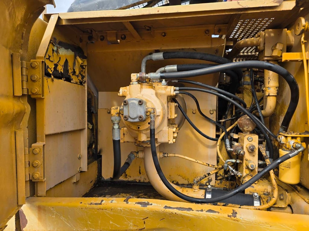 CAT320V2 บูมยาว 16 เมตร เล่มทะเบียน CAT320V2 บูมยาว 16 เมตร เล่มทะเบียน