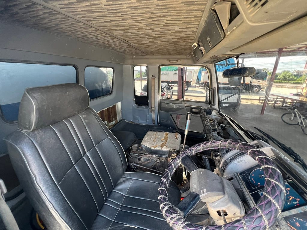 10ล้อทุกน้ำ FM3H 195 แท็งค์สเปรย์น้ำ  บรรจุ 16,000 ลิตร ปี 2538 10ล้อทุกน้ำ FM3H 195 แท็งค์สเปรย์น้ำ  บรรจุ 16,000 ลิตร ปี 2538