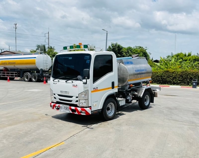 เข้าใหม่❗️ไมล์ 42,253 กิโล❗️ ISUZU NLR 130 เเรง 4ล้อ  แทงค์น้ำสแตนเหล็ด