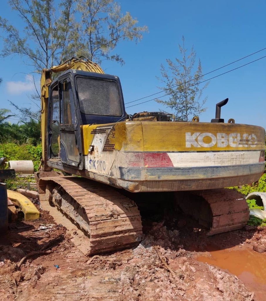 Kobelco Sk200-3 พร้อมใช้  ใบซื้อขาย