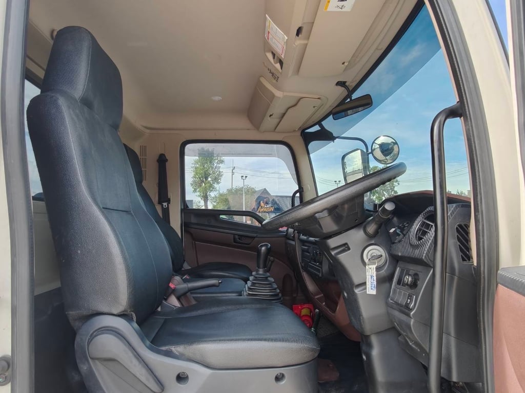 HINO NEW FC9J 210 แรง ติดเครน 3 ตัน