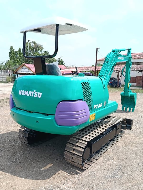 KOMATSU PC30-7 มีไลน์แย็ก 